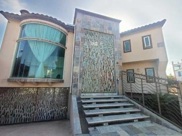 Casa en venta en Rosarito, B. C. México. Rosarito, Gusher Farmacia Rosarito, Applebees Rosarito