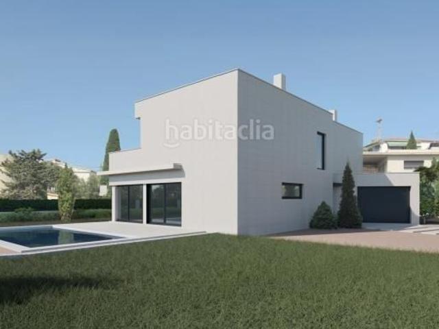 Casa en venta en Roses, Nord Costa Brava. Villa en construcción, eficiencia y confort. Casas.