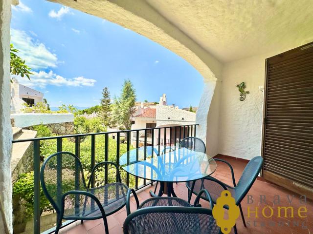 Casa en venta en Roses, Puig Rom Canyelles Almadrava Costa Brava. Casa con piscina y licencia turística en venta en Roses inversión ideal en la Costa Brava. Casas.