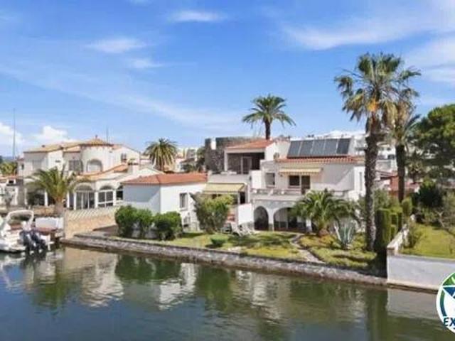 Casa en Venta en Roses