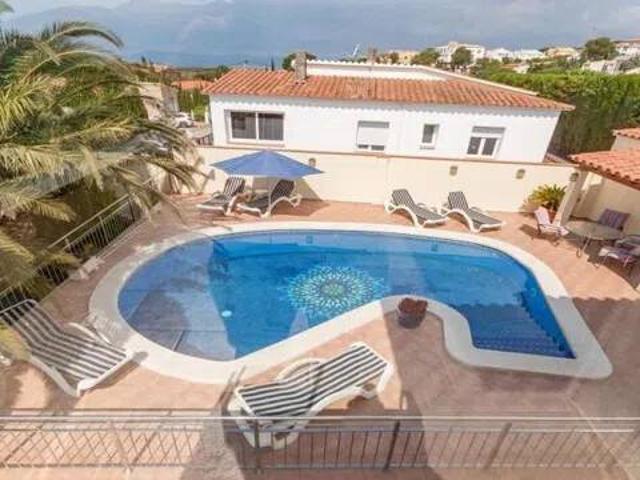 Casa en Venta en Roses
