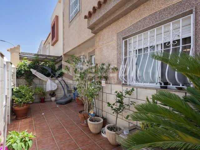 Casa en venta en Roquetas de Mar, Roquetas pueblo. AMPLIO DUPLEX EN LA ROMANILLA. Casas Roquetas de.