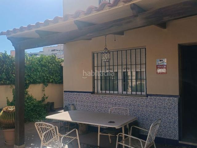 Casa en venta en Roquetas de Mar, Roquetas pueblo. ¡Espectacular Dúplex en Esquina de 300m² frente al Parque y a 5 min de la Playa! Posibilidad de 1 o 2 viviendas. Casas Roquetas de.
