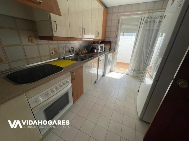 Casa en venta en Rota, Virgen del Mar. Descubre la joya de la corona en Rota con esta espectacular oferta que Vida Hogares tiene para ti! Esta encantadora propiedad unif. Casas.