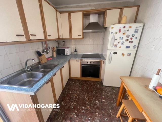 Casa en venta en Rota, Zona Carrefour. Tu próximo hogar te está esperando y está donde todo el mundo quiere vivir.Hay viviendas que simplemente cumplen, y otras que hace. Casas.