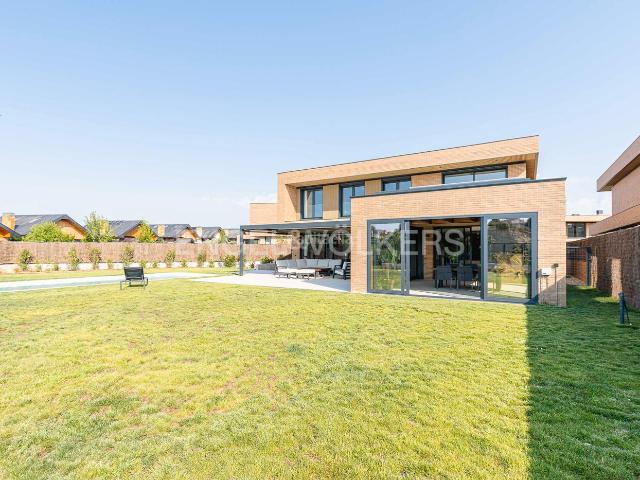 Casa en venta en Rozas de Madrid Las, El Cantizal. Espectacular Levitt con vistas únicas. Casas Rozas de Madrid.