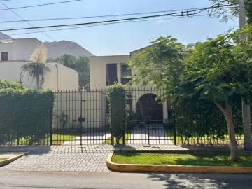 CASA EN VENTA EN SURCO – 505.5m² Id: 3 8 4 4 5