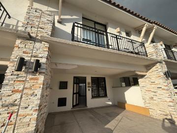 Casa en Venta en Sacromonte, León: Espaciosa Propiedad en Cluster Privado