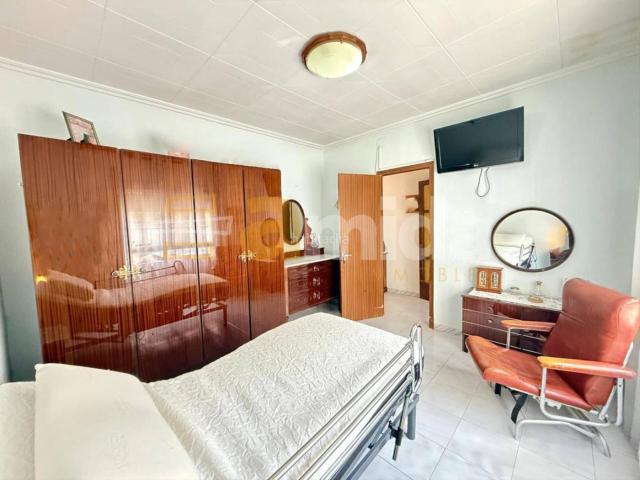 Casa en venta en Sabadell, Can Rull. Casa PARA REFORMAR y con DOS TERRAZAS en Can Rull. Casas.