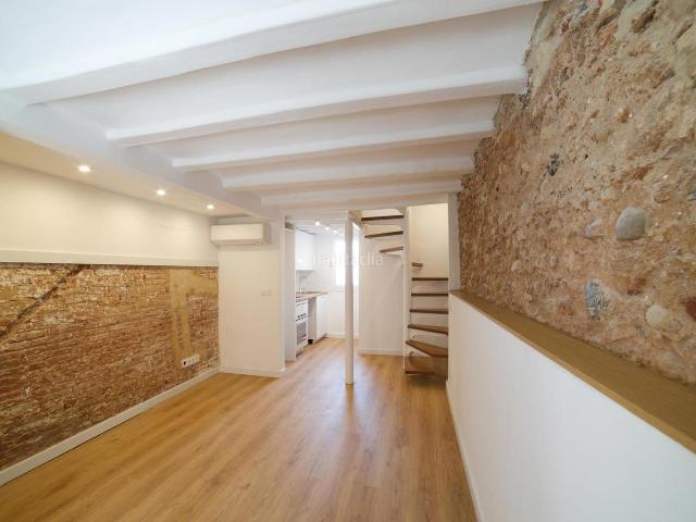 Casa en venta en Sabadell, Centre. CASA EN EL CENTRO DE SABADELL DE 2 HABITACIONES!. Casas.