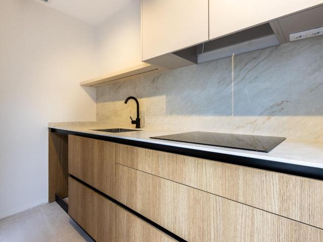 Casa en venta en Sabadell, Centre. Casa reformada integralmente junto a Rambla con acabados de gran calidad. Casas.