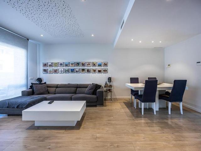 Casa en venta en Sabadell, Creu Alta. CASA UNIFAMILIAR ADOSADA EN CREU ALTA. Casas.