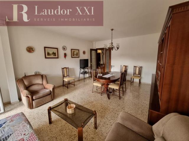 Casa en venta en Sabadell, Creu Alta. REBAJADA. Casas.