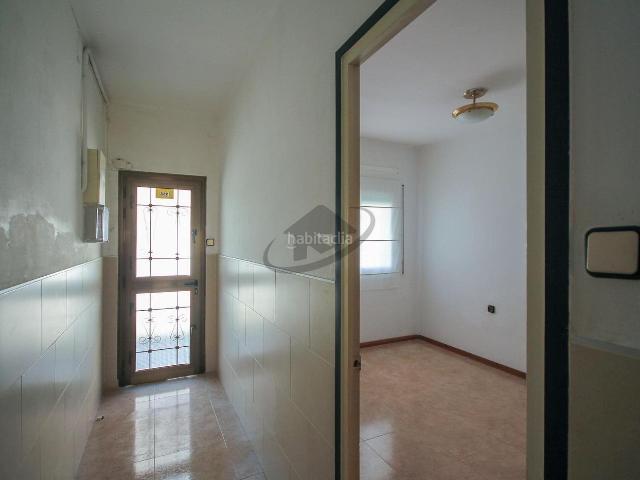 Casa en venta en Sabadell, Creu de Barberà. CASA BIS un vecino arriba CON JARDÍN. Casas.