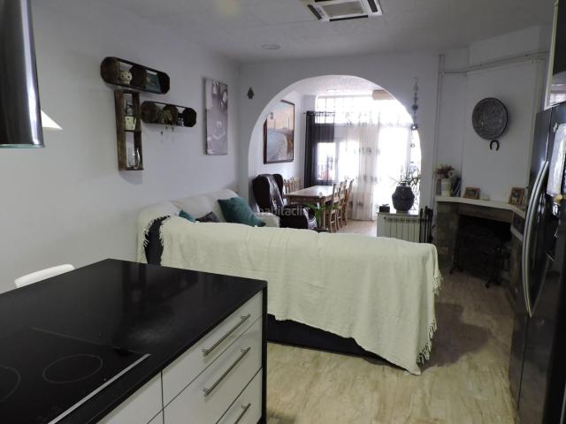 Casa en venta en Sabadell, Creu de Barberà. Casa tipo bis con Terraza. Casas.