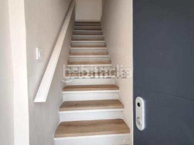 Casa en venta en Sabadell, Creu de Barberà. Preciosa casa Bis con entrada independiente. Casas.
