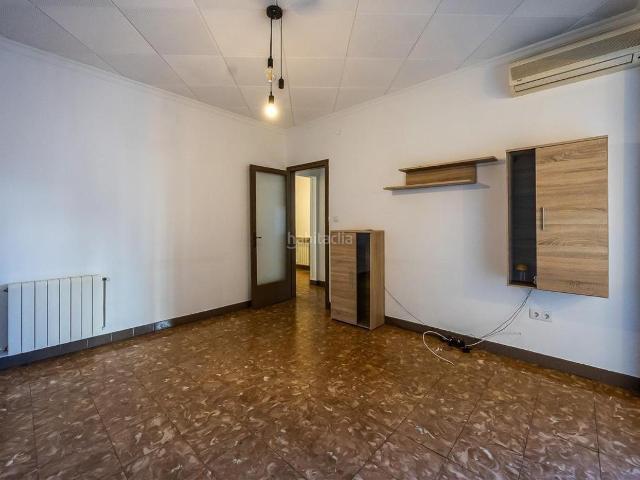Casa en venta en Sabadell, Els Merinals. JTO. CFORMENTERA CASA CON ENCANTO COMPUESTA DE GRAN LOCAL Y FACHADA 7m. Casas.