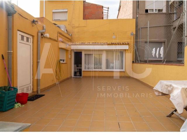 Casa en venta en Sabadell, Els Merinals. OPORTUNIDAD! CASA 210m JUNTO CARRETERA DE TERRASSA, 4 HABITACIONES, 2 BAÑOS, GARAJE DE 120m y 2 TERRAZAS!. Casas.