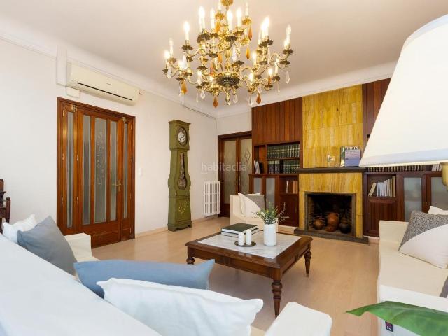 Casa en venta en Sabadell, Hostafrancs. CASA UNIFAMILIAR EN HOSTAFRANCS SABADELL. Casas.