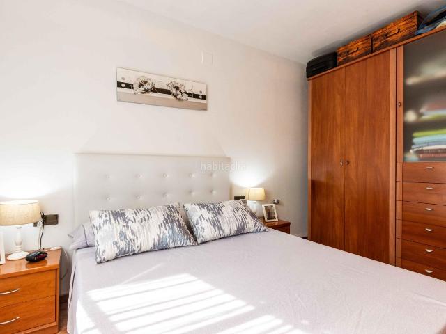 Casa en venta en Sabadell, Poble Nou. CASA CON TERRAZA, CHIMENEA Y AMPLIOS ESPACIOS EN POBLENOU. Casas.