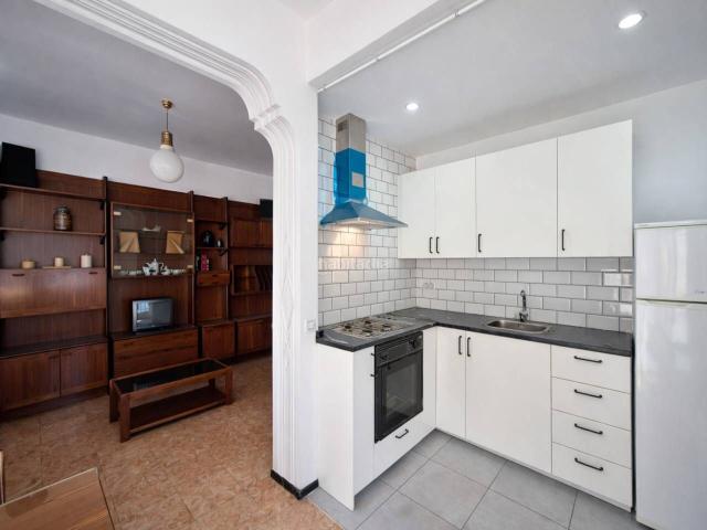 Casa en venta en Sabadell, Serra d'en Camaró. Espectacular CASA DE 2 VIVIENDAS CON PATIO. Detras Crta. Terrassa. Casas.