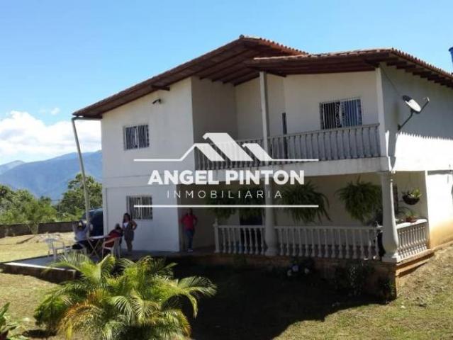 Casa en Venta en Sabana de Mendoza Trujillo 249 m2. 6 hab