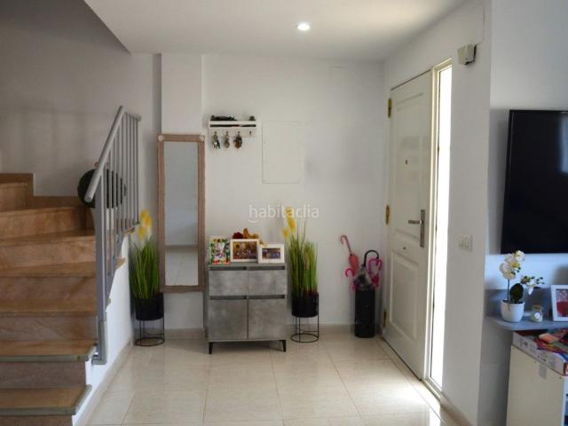 Casa en venta en Sagra. Adosado dúplex en entorno tranquilo con vistas abiertas en Sagra. Casas.
