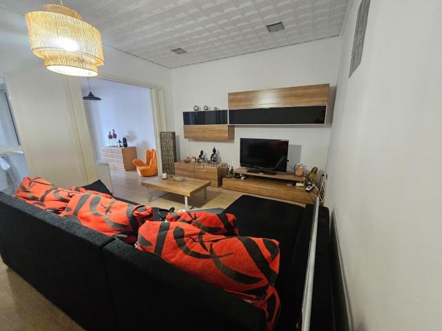 Casa en venta en Sagunt, Antiga Moreira. Casa con terraza, patio y gran potencial de inversión en Sagunto. Casas.