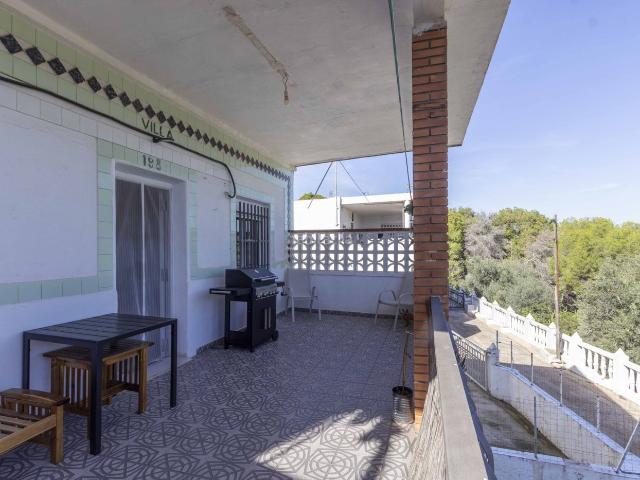 Casa en venta en Sagunt, Centro El Castillo. Casa independiente con parcela en Pla del Bou Privacidad y potencial exterior. Casas.