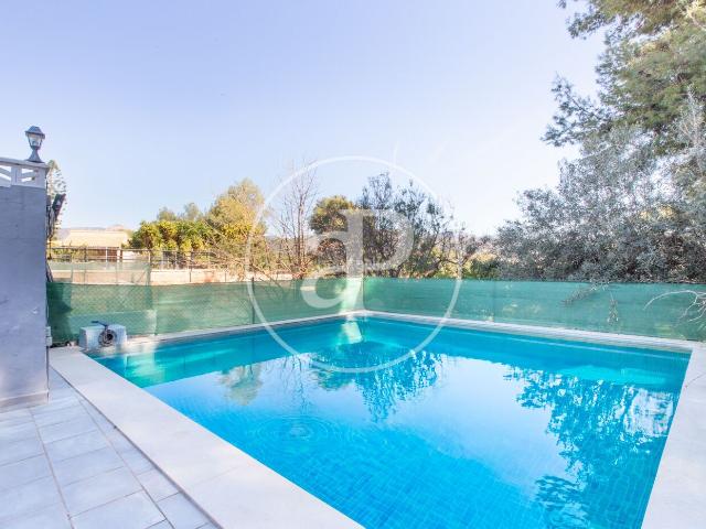 Casa en venta en Sagunt, Centro El Castillo. Chalet independiente en venta cerca de los Monasterios y Alfinach. Casas.