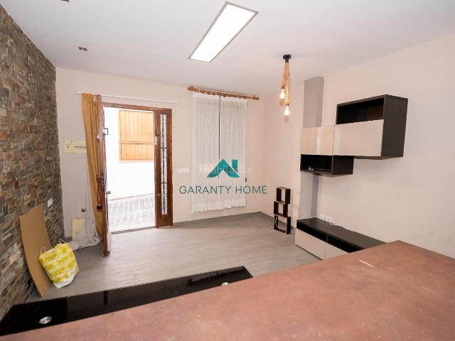 Casa en venta en Sagunt, Centro El Castillo. Tu nuevo hogar con terraza privada en el corazón de Sagunto. Casas.
