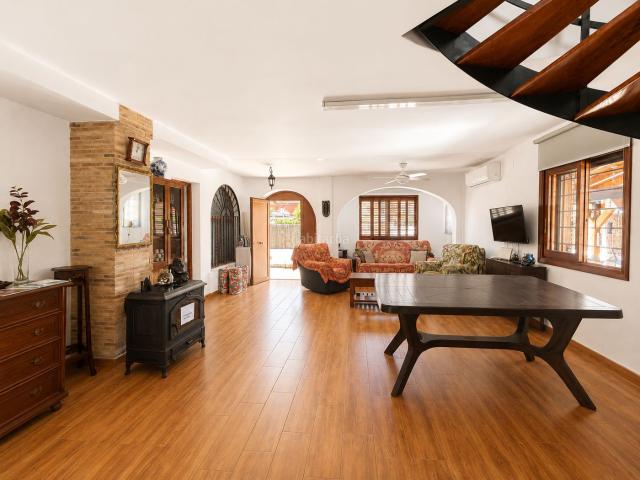 Casa en venta en Sagunt, Corinto Almardà. Encantador chalet en Playa de Almardá amplitud, privacidad y el Mediterráneo a sólo 150 metros. Casas.