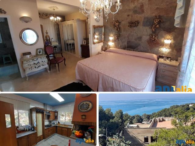 Casa en venta en Salou, Pla de Maset Cap de Salou Costa Dorada. Exclusivo chalet independiente con piscina privada y vistas al mar en Cap Salou Le presentamos esta magnífica vivienda unifamiliar.
