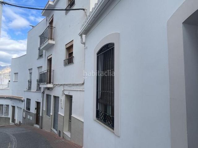 Casa en venta en Salobreña, Centro. Se vende amplia casa en el corazón del casco antiguo de Salobreña, una zona con mucho encanto y mucho potencial con excelentes vis. Casas.