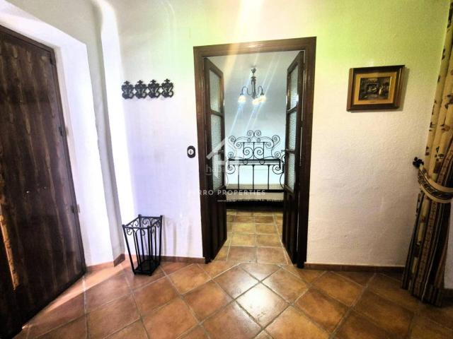 Casa en venta en Salar. Espaciosa casa en venta en Salar con piscina, chimenea y sauna 208 m. Casas.