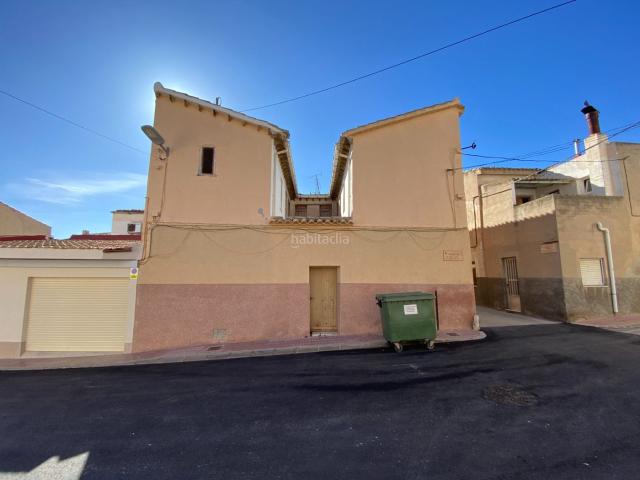 Casa en venta en Salinas. Esta impresionante casa señorial es una oportunidad única para quienes buscan una propiedad con carácter y grandes posibilidades. Casas.