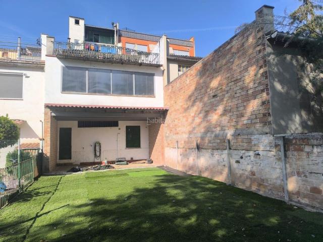 Casa en venta en Sallent. CASA CON TRES VIVIENDAS EN VENTA. Casas.