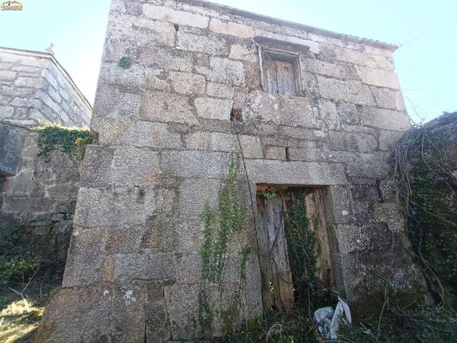 Casa en venta en Salvaterra de Miño. CASA DE PIEDRA PARA REHABILITAR EN SALVATERRA. Casas Salvaterra de.