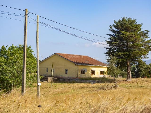 Casa en venta en San Vicente de la Barquera. Casa en La Revilla con terreno. Casas San Vicente de la.