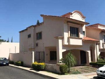 Casa En Venta En San Agustin, Tlajomulco De Zúñiga