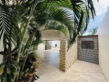 Casa en Venta en San Antonio Cucul, de 4 habitaciones, una en planta baja