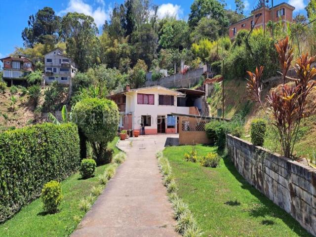 Casa en Venta en San Antonio de Los Altos La Suiza Miranda 420 m2. 7 hab