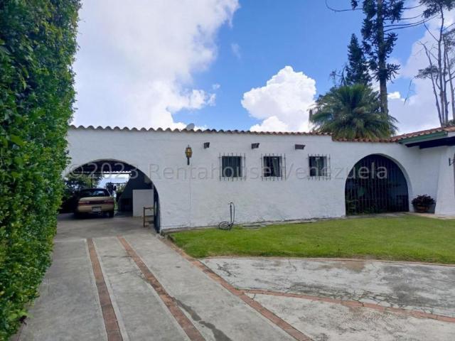 Casa en Venta en San Antonio de Los Altos Los Salias Miranda 214 m2. 4 hab