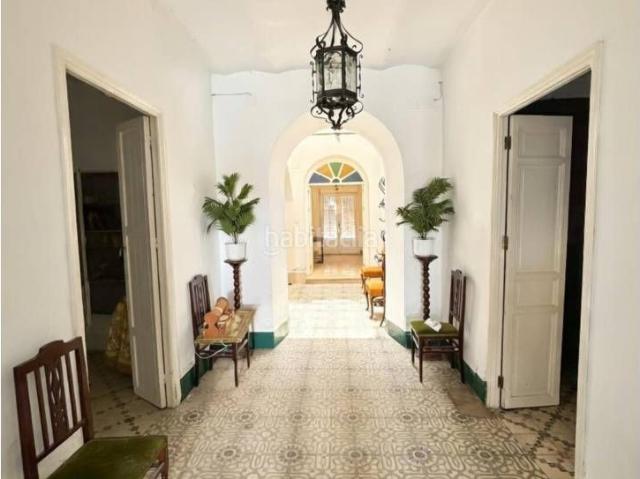 Casa en venta en San Bartolomé de la Torre. Venta de casa reformada con patio, huerto, y 2 almacenes. Casas San Bartolomé de la.