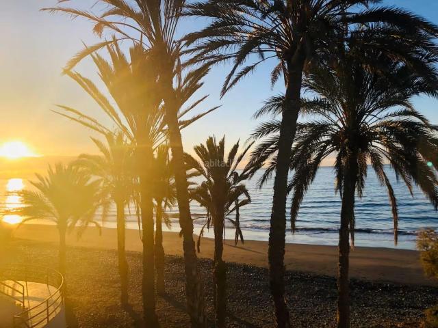 Casa en venta en San Bartolomé de Tirajana, San Agustín Bahía Feliz. Despierta Frente al Océano Bungalow Reformado en Primera Línea, Playa del Águila. Casas San Bartolomé de.