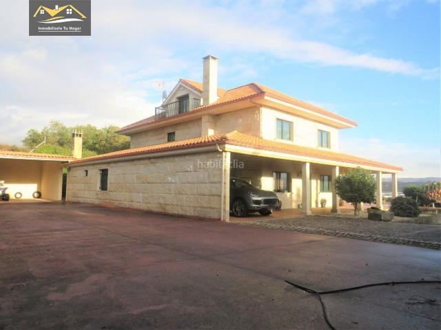 Casa en venta en San Cibrao das Viñas. Chalet Independiente en Cumial, con 6 habitaciones 3 baños y piscina a 5 minutos de Ourense. Casas San Cibrao das.