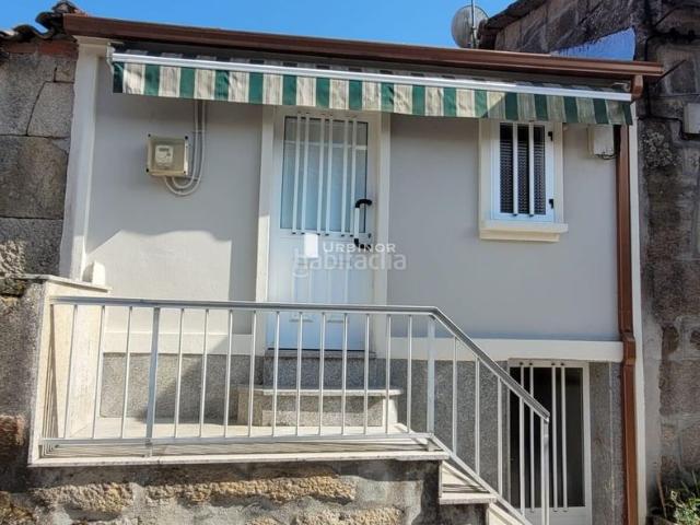 Casa en venta en San Cristovo de Cea. Acogedora casita con finca, económica, en CEA. Posibilidad de Alquiler con opción a compra. Casas San Cristovo de.
