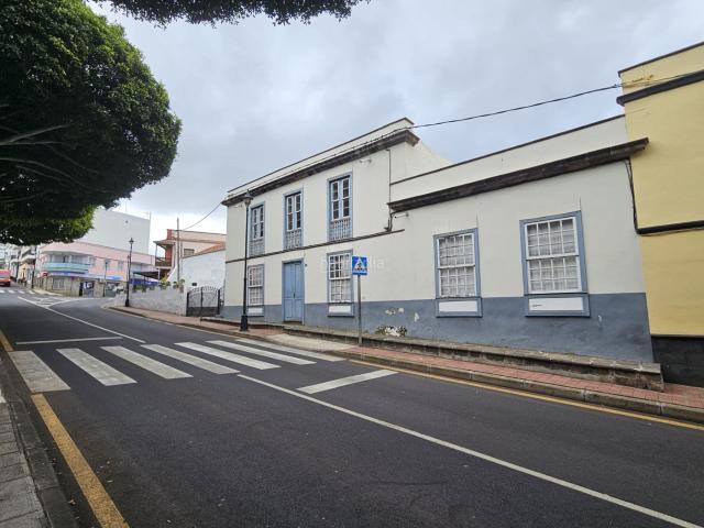 Casa en venta en San Cristóbal de La Laguna, Tejina. Encantadora Casa Histórica en Venta en el Corazón de Tejina Situada en la pintoresca localidad de Tejina, esta magnífica casa, con. Casas San.