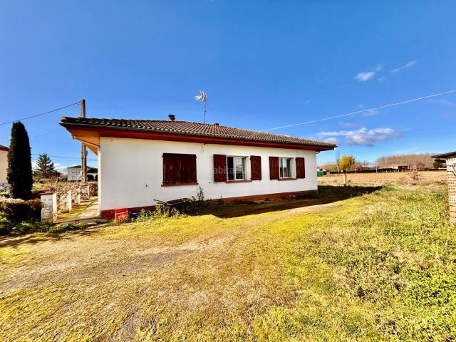 Casa en venta en San Cristóbal de la Polantera. CASA CON FINCA DE 2900M² Y FINCA RUSTICA. Casas San Cristóbal de la.