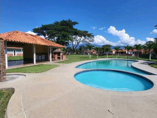 Casa en venta en san Diego res. El Tejar